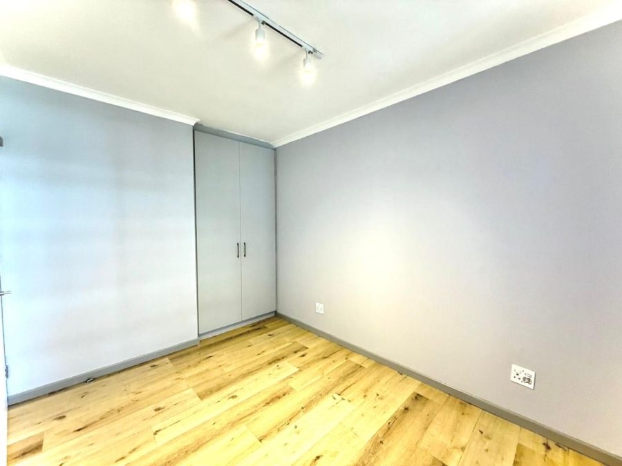 To Let 2 Bedroom Property for Rent in Wynberg Upper Western Cape